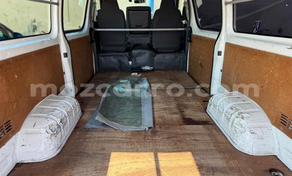 Nunua Ilio tumika Toyota Hiace Nyeupe Gari ndani ya Maputo nchini Maputo Nunua Ilio tumika Toyota Hiace Nyeupe Gari ndani ya Maputo nchini Maputo