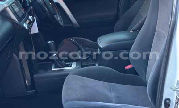 Nunua Mpya Toyota Land Cruiser Prado Nyeupe Gari ndani ya Maputo nchini Maputo Nunua Mpya Toyota Land Cruiser Prado Nyeupe Gari ndani ya Maputo nchini Maputo