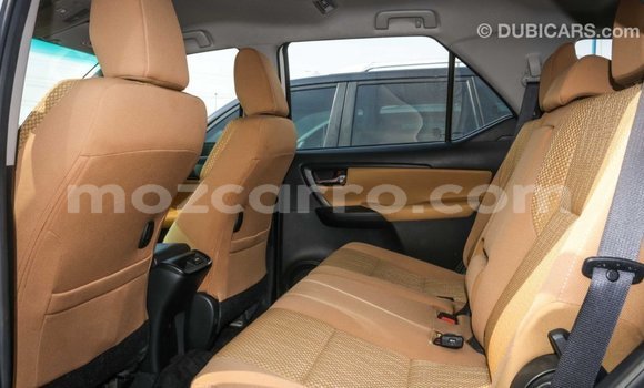 Nunua Imported Toyota Fortuner Nyeupe Gari ndani ya Import - Dubai nchini Cabo Delgado Nunua Imported Toyota Fortuner Nyeupe Gari ndani ya Import - Dubai nchini Cabo Delgado