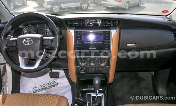 Nunua Imported Toyota Fortuner Nyeupe Gari ndani ya Import - Dubai nchini Cabo Delgado Nunua Imported Toyota Fortuner Nyeupe Gari ndani ya Import - Dubai nchini Cabo Delgado