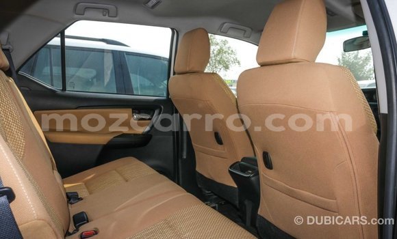 Nunua Imported Toyota Fortuner Nyeupe Gari ndani ya Import - Dubai nchini Cabo Delgado Nunua Imported Toyota Fortuner Nyeupe Gari ndani ya Import - Dubai nchini Cabo Delgado
