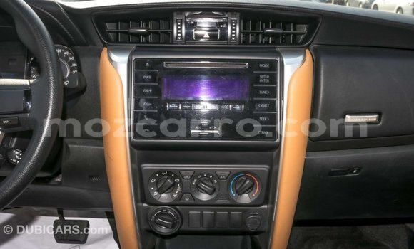 Nunua Imported Toyota Fortuner Nyeupe Gari ndani ya Import - Dubai nchini Cabo Delgado Nunua Imported Toyota Fortuner Nyeupe Gari ndani ya Import - Dubai nchini Cabo Delgado