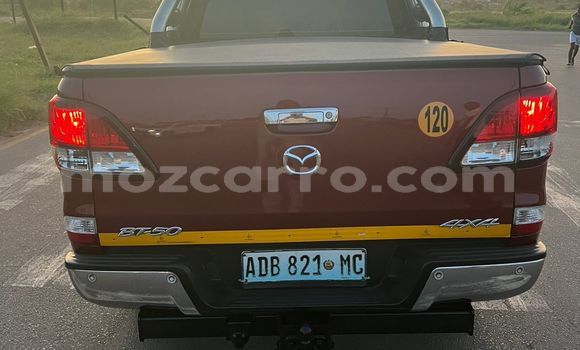 Comprar Novo Mazda BT-50 Vermelho Carro em Maputo em Maputo Comprar Novo Mazda BT-50 Vermelho Carro em Maputo em Maputo