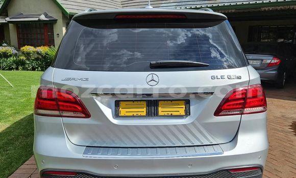 Tenga Itsva Mercedes‒Benz GLE Sirivha Mota in Maputo in Maputo Tenga Itsva Mercedes‒Benz GLE Sirivha Mota in Maputo in Maputo