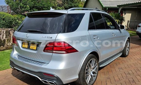 Tenga Itsva Mercedes‒Benz GLE Sirivha Mota in Maputo in Maputo Tenga Itsva Mercedes‒Benz GLE Sirivha Mota in Maputo in Maputo