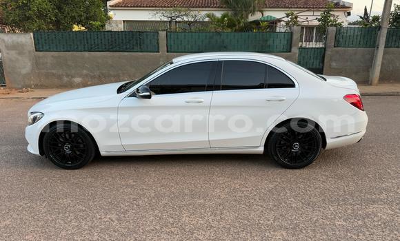 Tenga Tsaru Mercedes-Benz C250 coupe Chena Mota in Maputo in Maputo Tenga Tsaru Mercedes-Benz C250 coupe Chena Mota in Maputo in Maputo