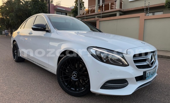 Comprar Usado Mercedes‒Benz C-Class Castanho Carro em Maputo em Maputo