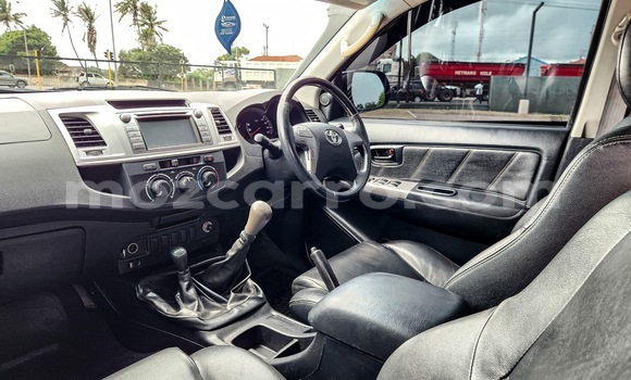 Tenga Tsaru Toyota Hilux Zvimwe Mota in Maputo in Maputo Tenga Tsaru Toyota Hilux Zvimwe Mota in Maputo in Maputo