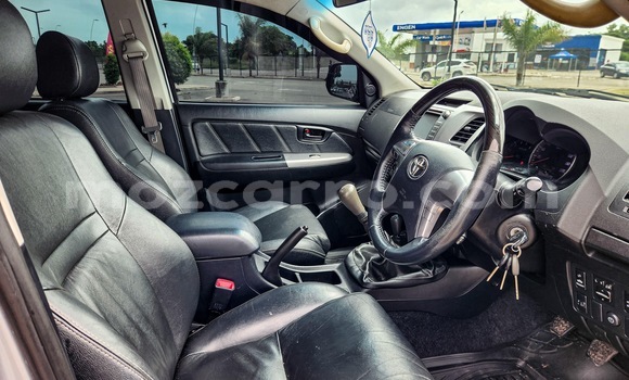Tenga Tsaru Toyota Hilux Zvimwe Mota in Maputo in Maputo Tenga Tsaru Toyota Hilux Zvimwe Mota in Maputo in Maputo