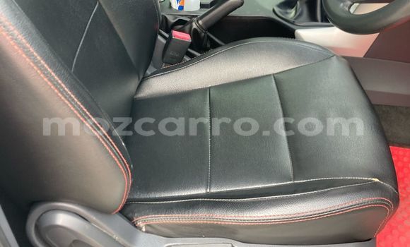 Nunua Ilio tumika Mazda BT-50 Nyeupe Gari ndani ya Maputo nchini Maputo Nunua Ilio tumika Mazda BT-50 Nyeupe Gari ndani ya Maputo nchini Maputo
