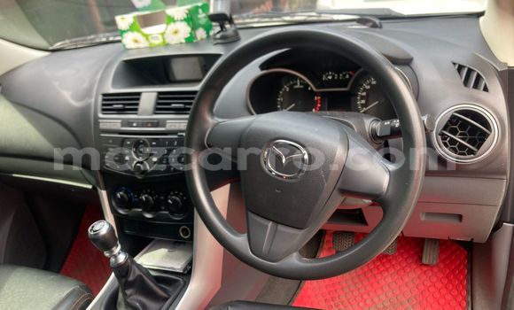 Nunua Ilio tumika Mazda BT-50 Nyeupe Gari ndani ya Maputo nchini Maputo Nunua Ilio tumika Mazda BT-50 Nyeupe Gari ndani ya Maputo nchini Maputo