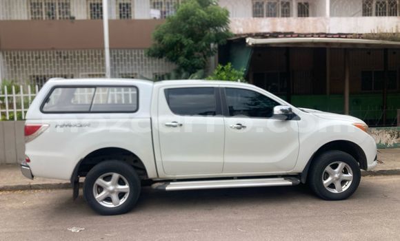 Nunua Ilio tumika Mazda BT-50 Nyeupe Gari ndani ya Maputo nchini Maputo Nunua Ilio tumika Mazda BT-50 Nyeupe Gari ndani ya Maputo nchini Maputo