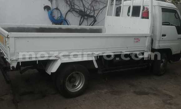 Comprar Usado Toyota Dyna Branco Carro em Maputo em Maputo