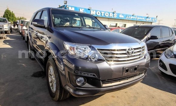 Comprar Importar Toyota Fortuner De outros Carro em Import - Dubai em Cabo Delgado Comprar Importar Toyota Fortuner De outros Carro em Import - Dubai em Cabo Delgado