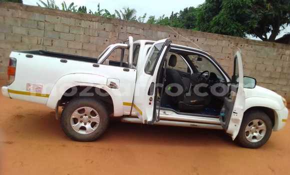 Nunua Ilio tumika Mazda BT-50 Nyeupe Gari ndani ya Maputo nchini Maputo Nunua Ilio tumika Mazda BT-50 Nyeupe Gari ndani ya Maputo nchini Maputo