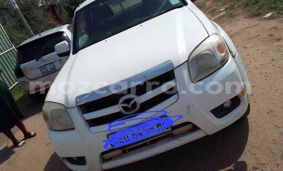 Nunua Ilio tumika Mazda BT-50 Nyeupe Gari ndani ya Maputo nchini Maputo Nunua Ilio tumika Mazda BT-50 Nyeupe Gari ndani ya Maputo nchini Maputo