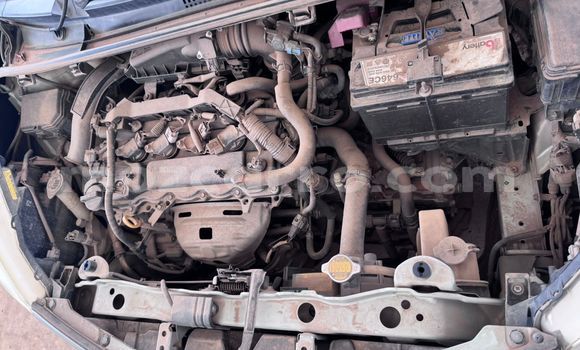 Buy Used Toyota Vitz Silver Car in Maputo in Maputo Buy Used Toyota Vitz Silver Car in Maputo in Maputo