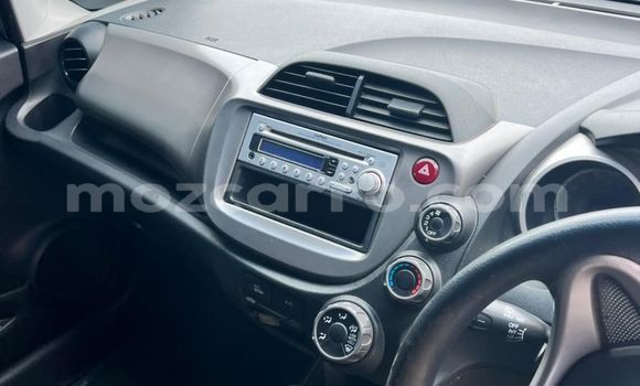 Nunua Ilio tumika Honda Fit Nyeupe Gari ndani ya Maputo nchini Maputo Nunua Ilio tumika Honda Fit Nyeupe Gari ndani ya Maputo nchini Maputo