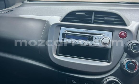 Nunua Ilio tumika Honda Fit Nyeupe Gari ndani ya Maputo nchini Maputo Nunua Ilio tumika Honda Fit Nyeupe Gari ndani ya Maputo nchini Maputo