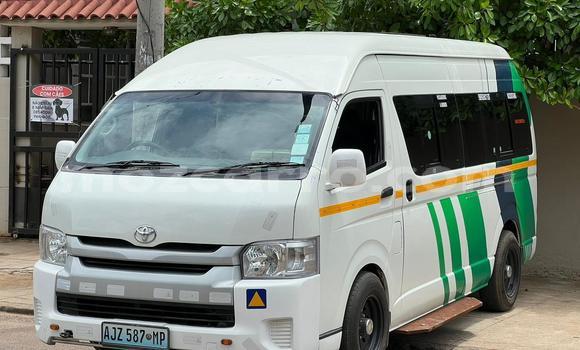 Buy Used Toyota Hiace White Car in Maputo in Maputo Buy Used Toyota Hiace White Car in Maputo in Maputo