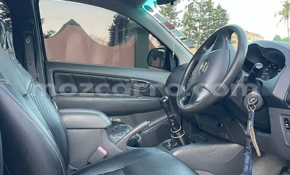 Buy Used Toyota Hiace White Car in Maputo in Maputo Buy Used Toyota Hiace White Car in Maputo in Maputo