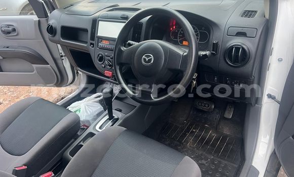 Tenga Tsaru Mazda Familia Chena Mota in Maputo in Maputo Tenga Tsaru Mazda Familia Chena Mota in Maputo in Maputo