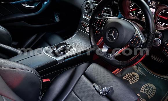 Nunua Ilio tumika Mercedes-Benz CLS250 Nyeupe Gari ndani ya Maputo nchini Maputo Nunua Ilio tumika Mercedes-Benz CLS250 Nyeupe Gari ndani ya Maputo nchini Maputo