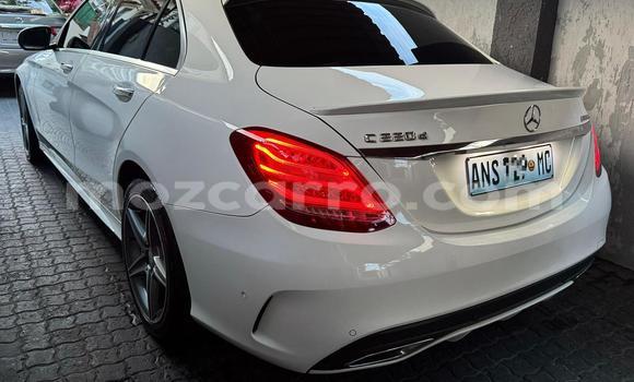 Nunua Ilio tumika Mercedes-Benz CLS250 Nyeupe Gari ndani ya Maputo nchini Maputo Nunua Ilio tumika Mercedes-Benz CLS250 Nyeupe Gari ndani ya Maputo nchini Maputo