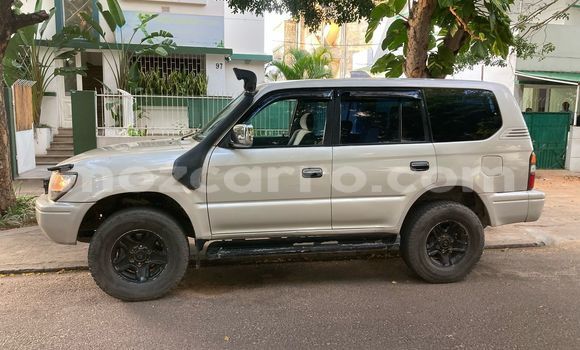 Nunua Ilio tumika Toyota Land Cruiser Prado Nyingine Gari ndani ya Maputo nchini Maputo Nunua Ilio tumika Toyota Land Cruiser Prado Nyingine Gari ndani ya Maputo nchini Maputo