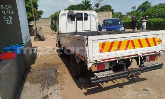 Nunua Ilio tumika Isuzu 117 Nyeupe Gari ndani ya Maputo nchini Maputo Nunua Ilio tumika Isuzu 117 Nyeupe Gari ndani ya Maputo nchini Maputo