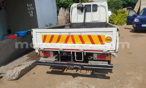 Nunua Ilio tumika Isuzu 117 Nyeupe Gari ndani ya Maputo nchini Maputo Nunua Ilio tumika Isuzu 117 Nyeupe Gari ndani ya Maputo nchini Maputo