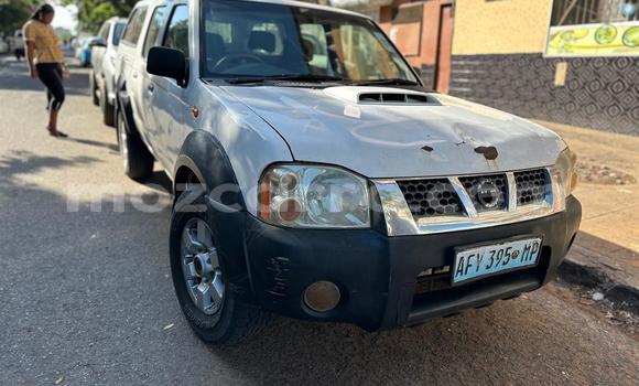 Comprar Usado Nissan Hardbody Branco Carro em Maputo em Maputo