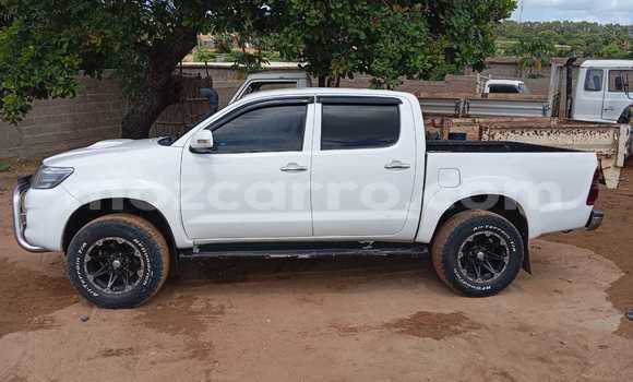 Tenga Tsaru Toyota Hilux Chena Mota in Maputo in Maputo Tenga Tsaru Toyota Hilux Chena Mota in Maputo in Maputo