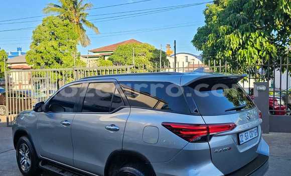 Comprar Novo Toyota Fortuner Prata Carro em Maputo em Maputo Comprar Novo Toyota Fortuner Prata Carro em Maputo em Maputo
