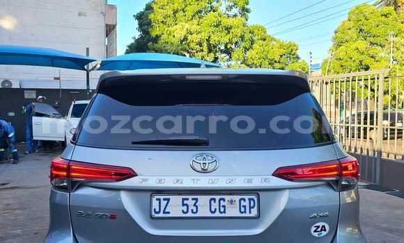 Comprar Novo Toyota Fortuner Prata Carro em Maputo em Maputo Comprar Novo Toyota Fortuner Prata Carro em Maputo em Maputo