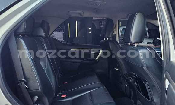 Comprar Novo Toyota Fortuner Prata Carro em Maputo em Maputo Comprar Novo Toyota Fortuner Prata Carro em Maputo em Maputo