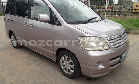 Nunua Ilio tumika Toyota Noah Nyingine Gari ndani ya Maputo nchini Maputo