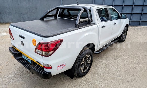 Tenga Tsaru Mazda BT-50 Chena Mota in Maputo in Maputo Tenga Tsaru Mazda BT-50 Chena Mota in Maputo in Maputo