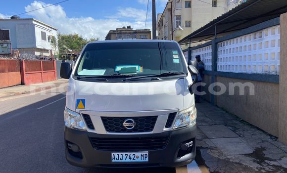 Comprar Usado Nissan Caravan Branco Carro em Maputo em Maputo