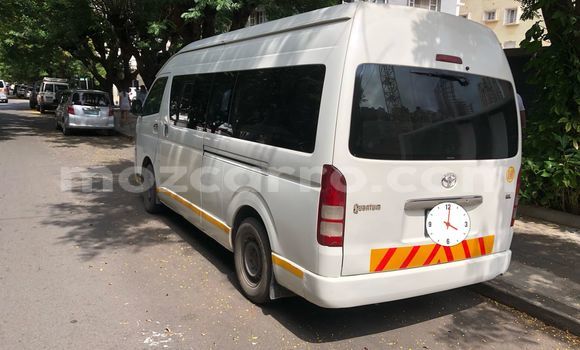 Nunua Ilio tumika Toyota Hiace Nyeupe Gari ndani ya Maputo nchini Maputo Nunua Ilio tumika Toyota Hiace Nyeupe Gari ndani ya Maputo nchini Maputo
