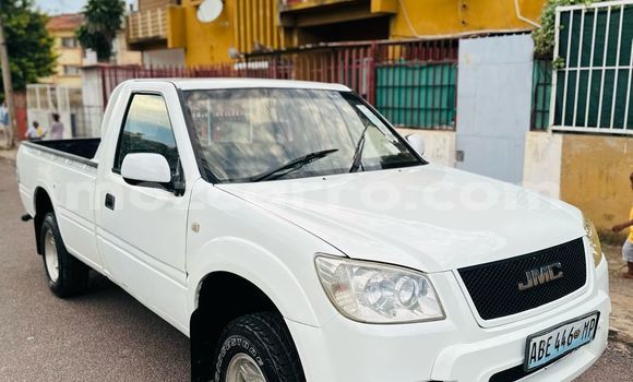 Comprar Usado Isuzu KB Branco Carro em Maputo em Maputo