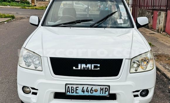 Nunua Ilio tumika Isuzu KB Nyeupe Gari ndani ya Maputo nchini Maputo Nunua Ilio tumika Isuzu KB Nyeupe Gari ndani ya Maputo nchini Maputo