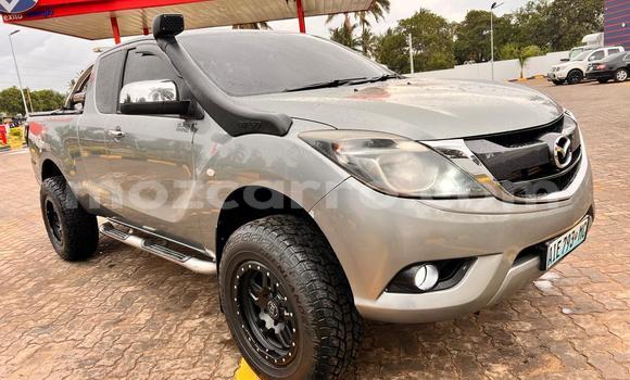 Comprar Usado Mazda BT-50 Castanho Carro em Maputo em Maputo Comprar Usado Mazda BT-50 Castanho Carro em Maputo em Maputo