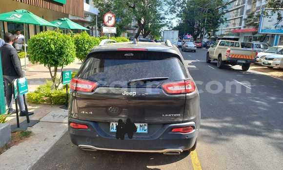 Nunua Ilio tumika Jeep Grand Cherokee Brown Gari ndani ya Maputo nchini Maputo Nunua Ilio tumika Jeep Grand Cherokee Brown Gari ndani ya Maputo nchini Maputo