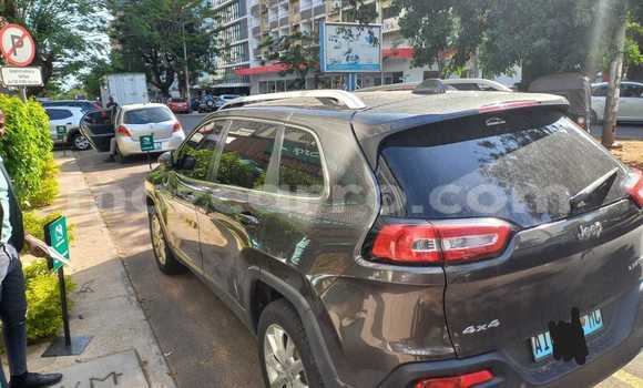 Nunua Ilio tumika Jeep Grand Cherokee Brown Gari ndani ya Maputo nchini Maputo Nunua Ilio tumika Jeep Grand Cherokee Brown Gari ndani ya Maputo nchini Maputo