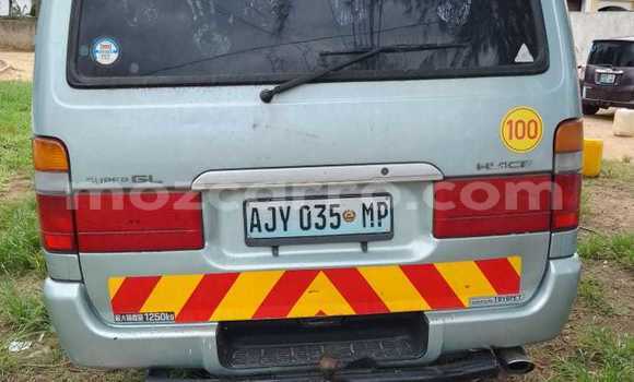 Comprar Usado Toyota Hiace Azul Carro em Xai-Xai em Gaza