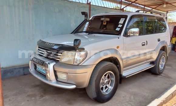 Nunua Ilio tumika Toyota Land Cruiser Prado Nyingine Gari ndani ya Maputo nchini Maputo