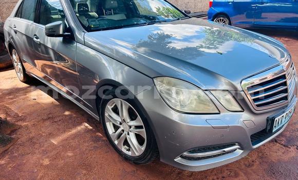 Nunua Ilio tumika Mercedes-Benz E-Classe Nyingine Gari ndani ya Maputo nchini Maputo Nunua Ilio tumika Mercedes-Benz E-Classe Nyingine Gari ndani ya Maputo nchini Maputo