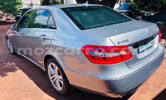 Nunua Ilio tumika Mercedes-Benz E-Classe Nyingine Gari ndani ya Maputo nchini Maputo Nunua Ilio tumika Mercedes-Benz E-Classe Nyingine Gari ndani ya Maputo nchini Maputo