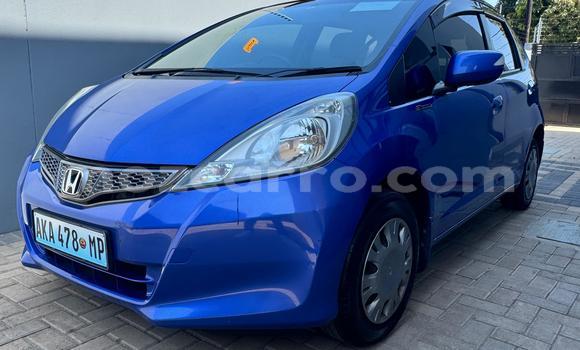 Comprar Usado Honda Fit Azul Carro em Maputo em Maputo